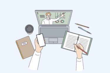 【社内研修は動画で効率化】動画研修のメリットと注意点を解説